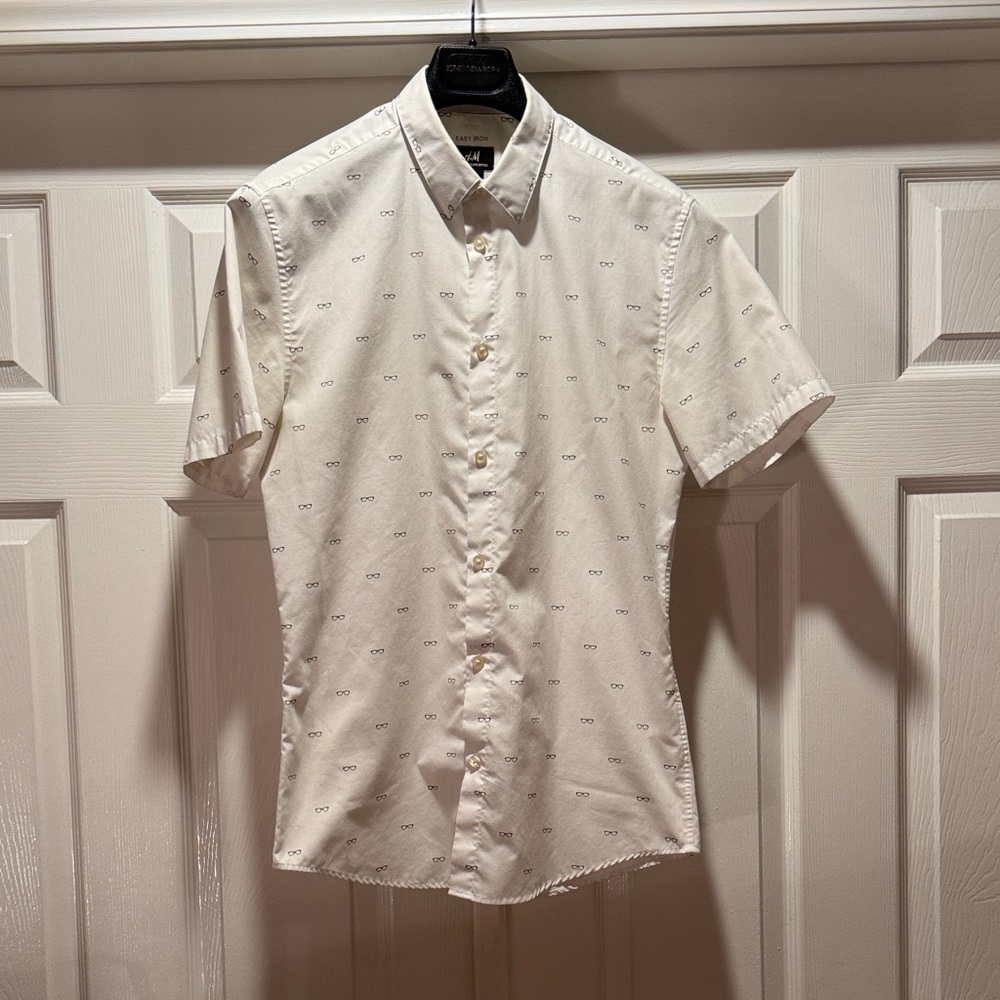 H&M Cream Short Sleeve Button Down Shirt